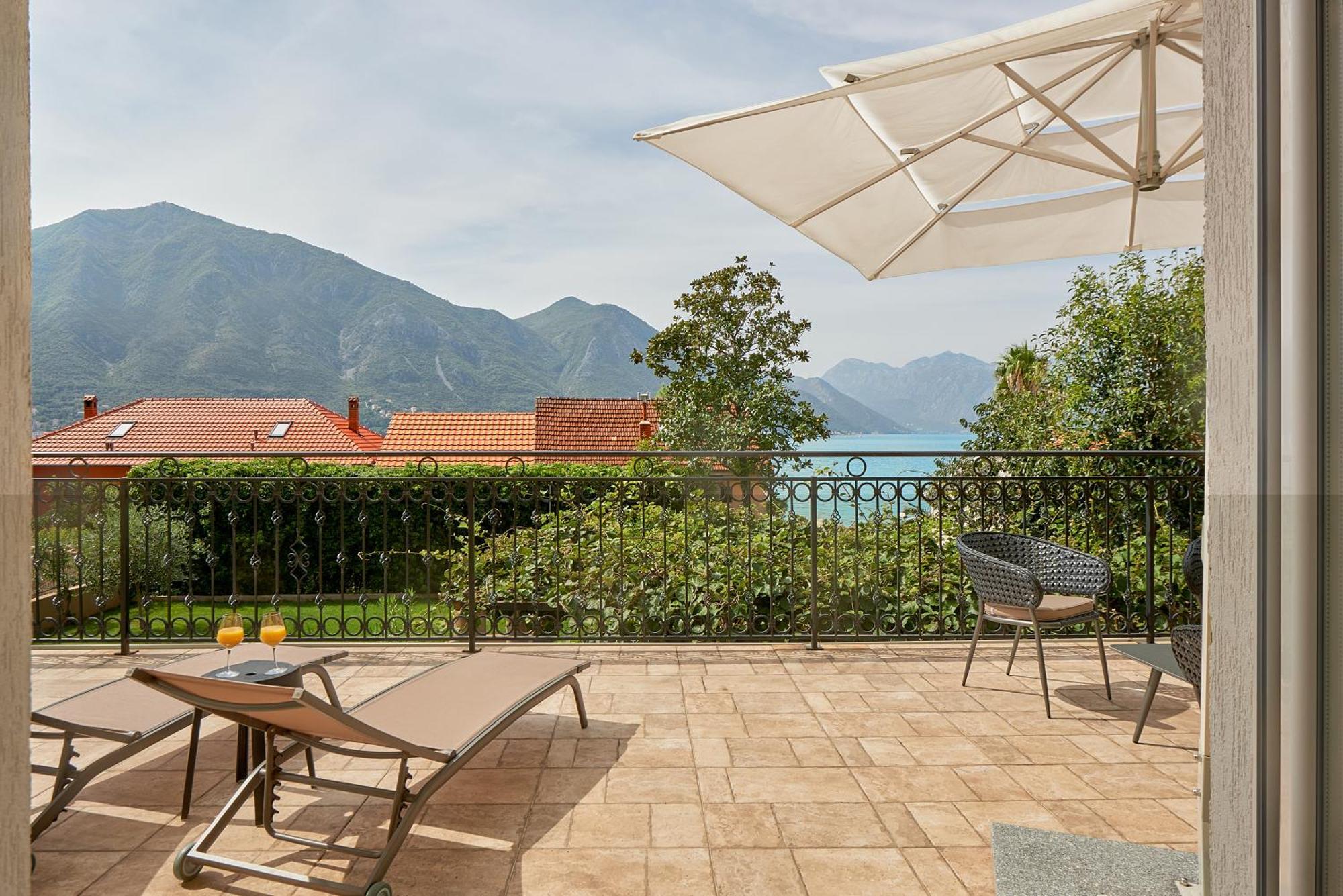2Montenegro Mimoza Apartments Dobrota Exterior photo