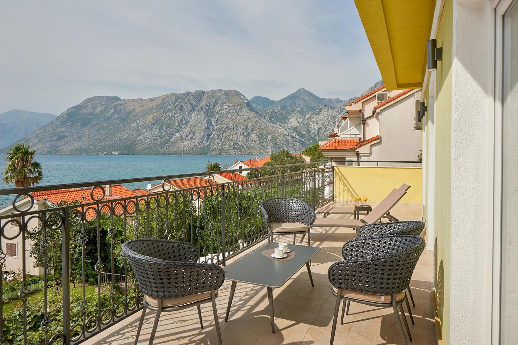 2Montenegro Mimoza Apartments Dobrota Exterior photo