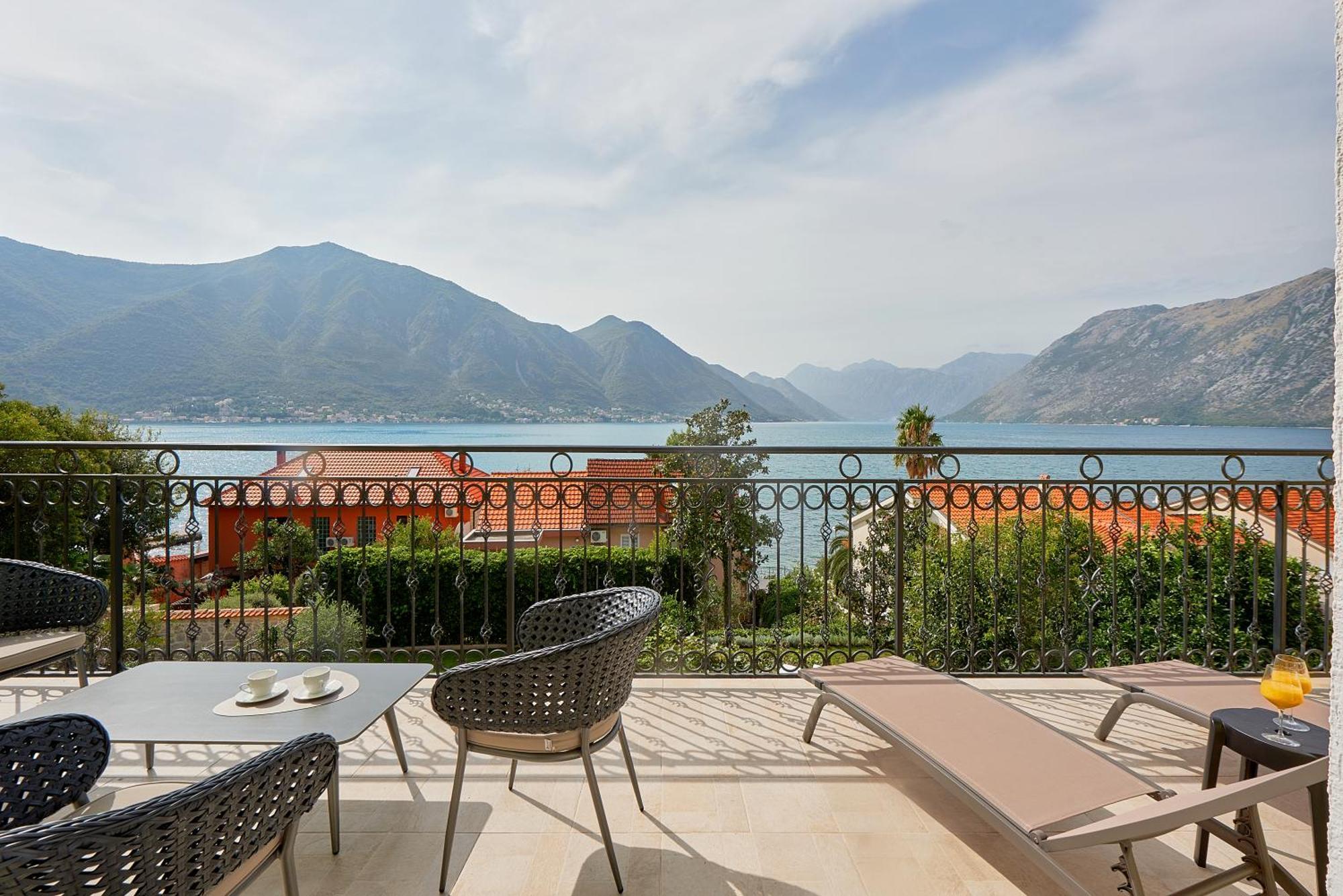 2Montenegro Mimoza Apartments Dobrota Exterior photo